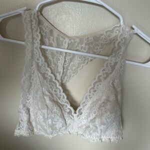 Elegant Lace Sleepwear in Cream